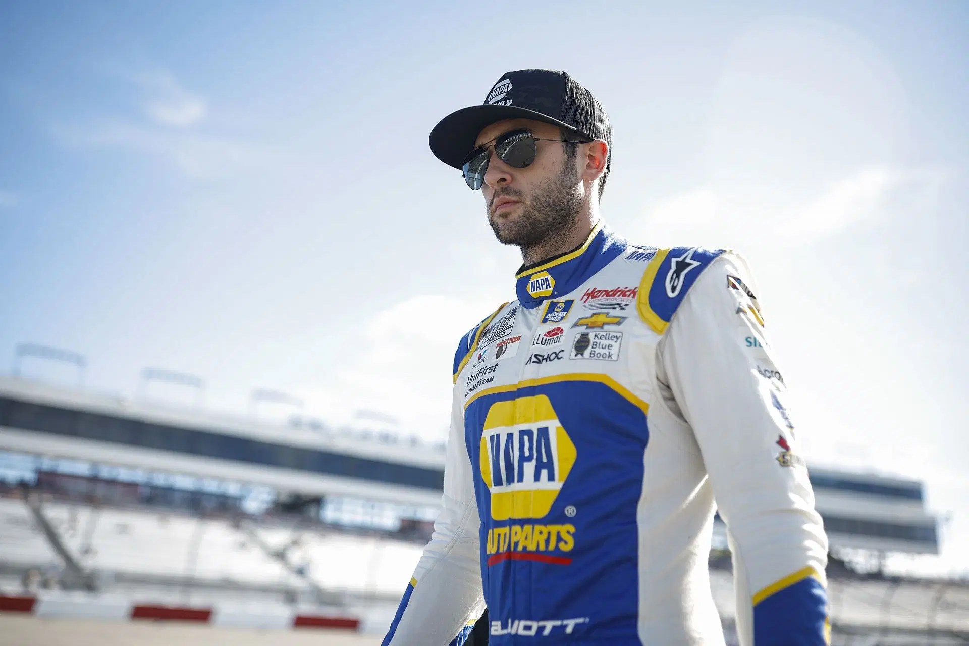 Does Chase Elliott have a wife?