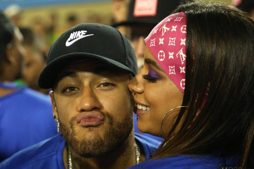 Anitta leva Neymar para a cama e Leo Dias revela o que eles fizeram