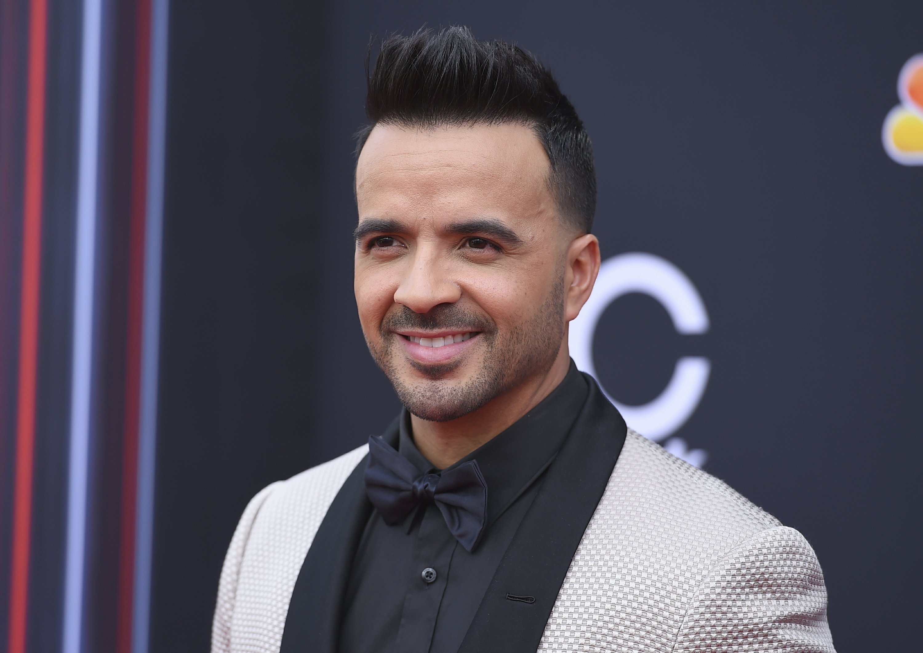 Luis Fonsi releases his 1st album in post'Despacito' era AP News