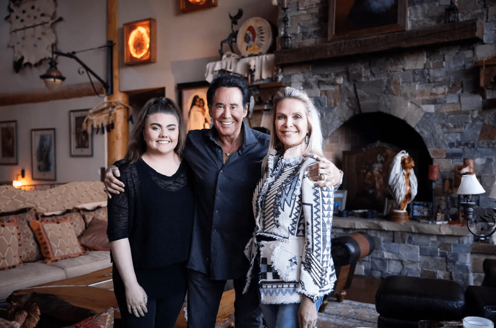 Is Wayne Newton's daughter Lauren adopted? Studio Apartment Hub