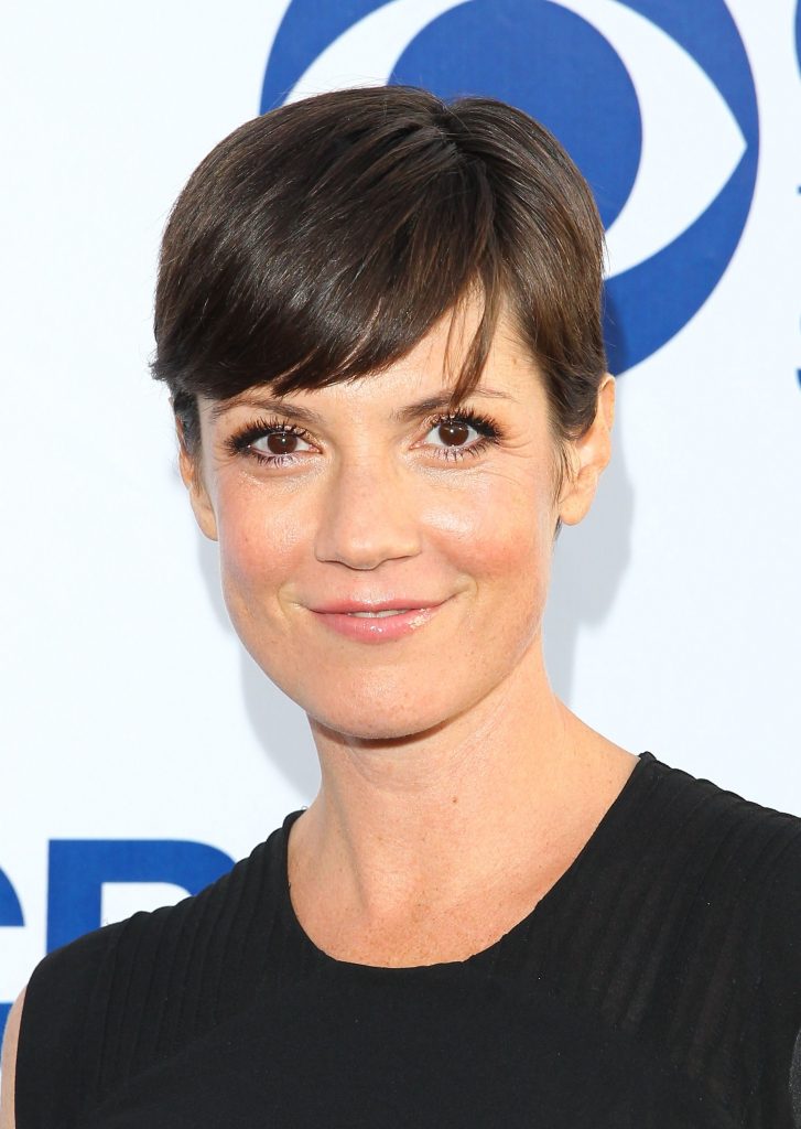 Zoe McLellan Biography, Height & Life Story Super Stars Bio