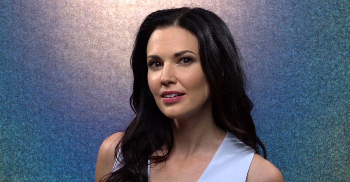Laura Mennell Biography, Height & Life Story Super Stars Bio