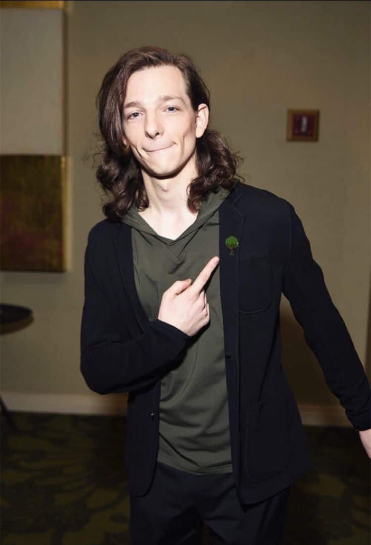 Mike Faist Biography, Height & Life Story Super Stars Bio