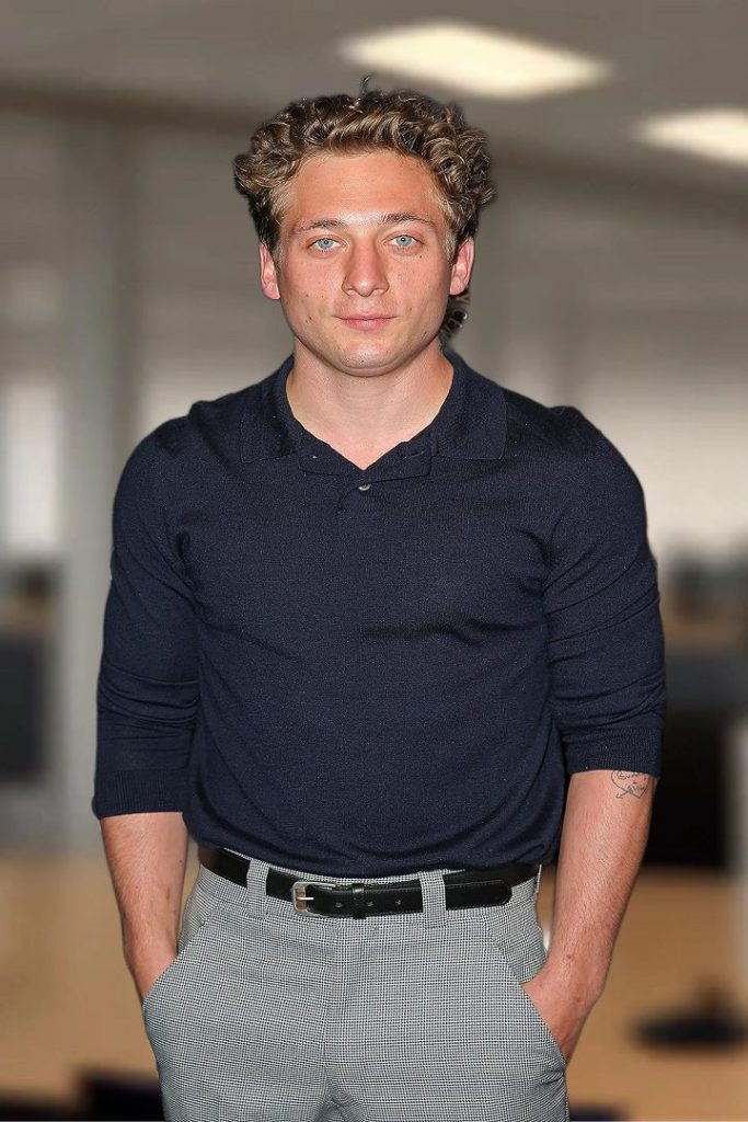 A Look Into Jeremy Allen White Height With More Facts Tablogy
