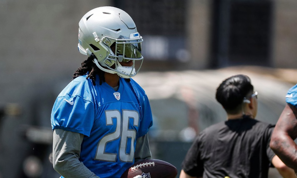 Watch Jahmyr Gibbs show off elite receiver skills in Lions OTAs