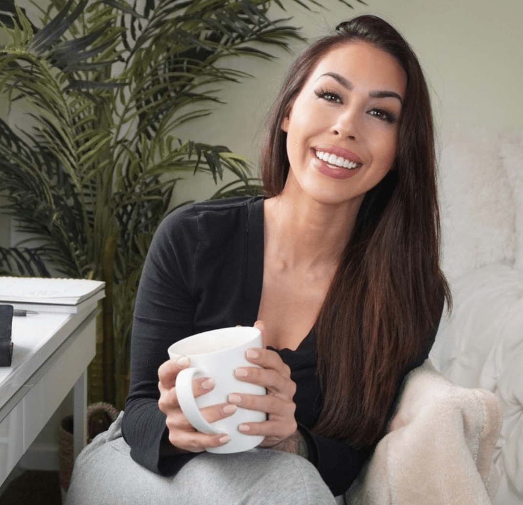 7 Unknown Facts About Kayla Cardona Family, Kids, Net worth, Selling