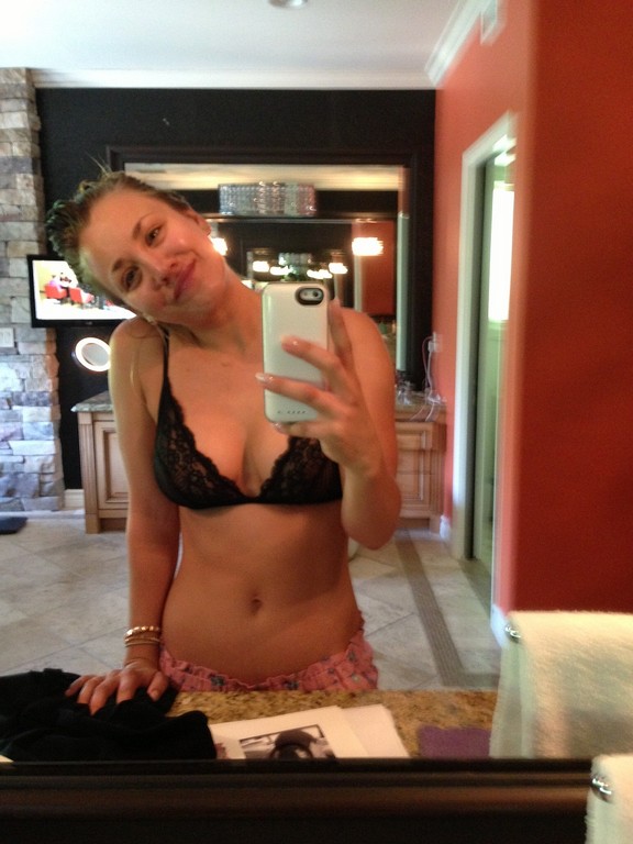 Kaley Cuoco Nude Leaked Photos The Fappening