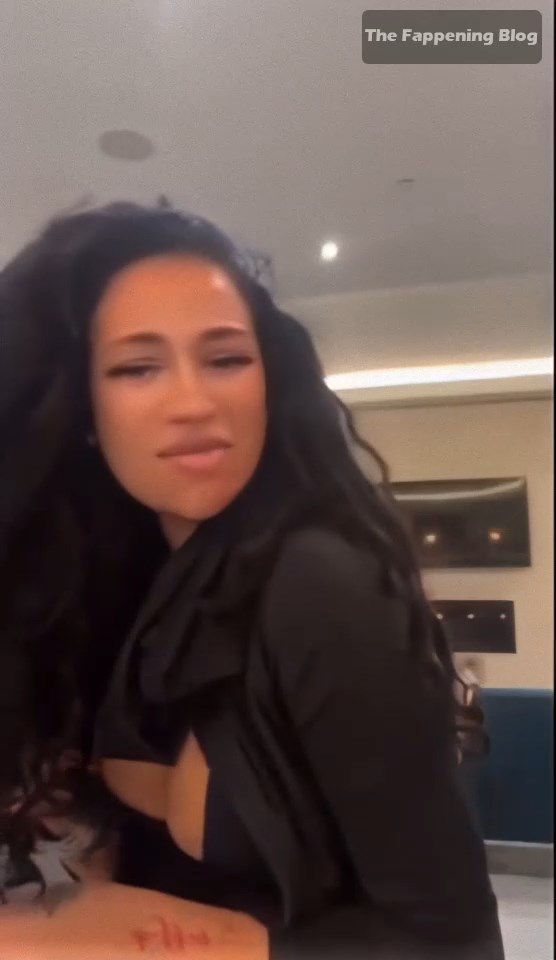 Bhad Bhabie Naked Tits (2 Pics) What's Fappened?💦