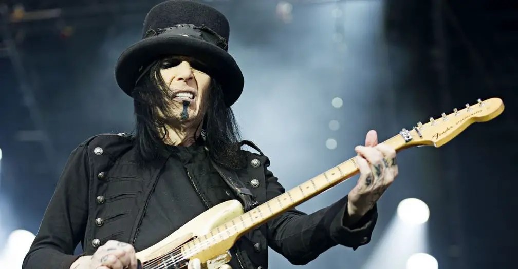 Mick Mars Net worth, Age Kids, Weight, BioWiki, Wife 2024 The Personage