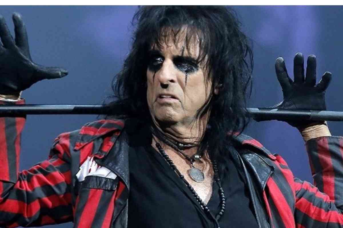 Alice Cooper Net Worth in 2022, Age, BioWiki, Kids, Weight, Wife