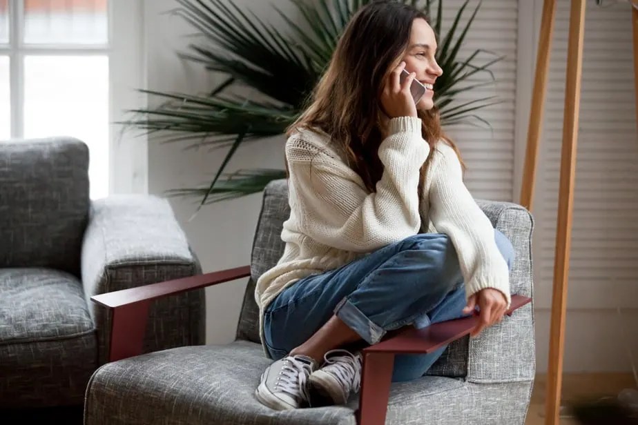 If A Guy Calls You Every Day, What Does It Mean? 5 Possible Explanations