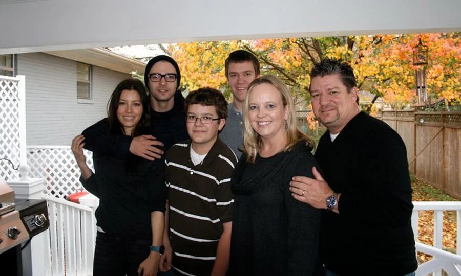 Laura Katherine Timberlake, Justin Randall Timberlake's Half Sister TlwaStoria