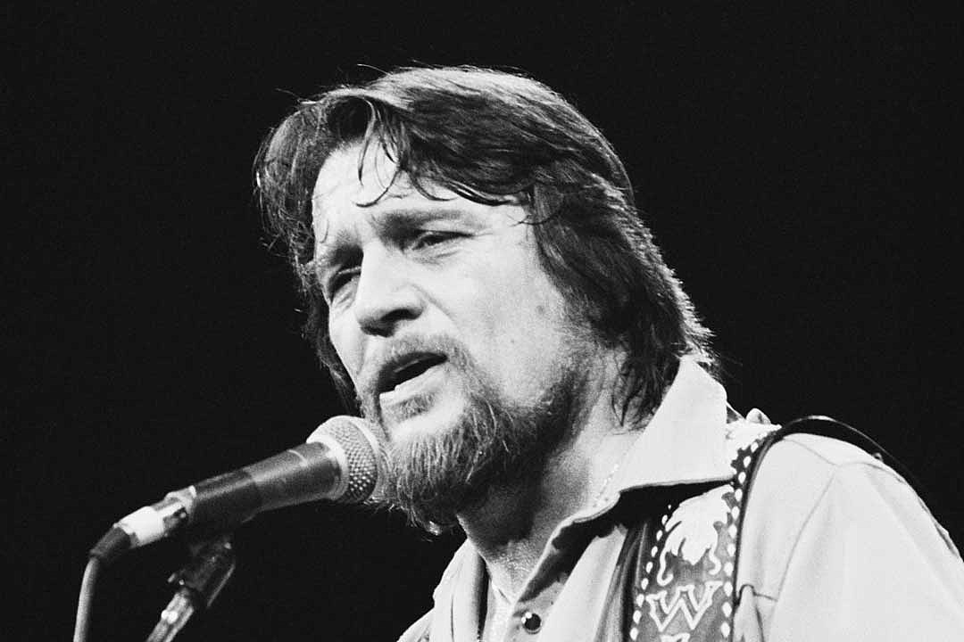 Remember When Waylon Jennings Scored His First No. 1 Hit?