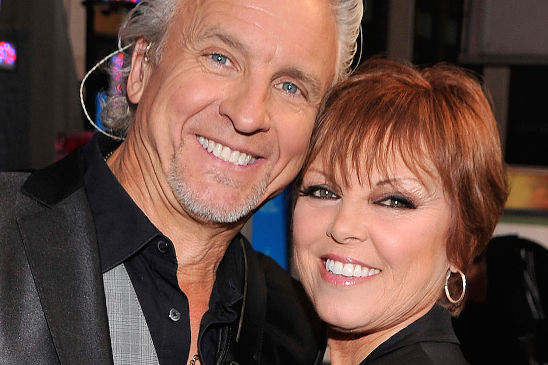 The Day Pat Benatar Married Neil Giraldo in a Secret Ceremony