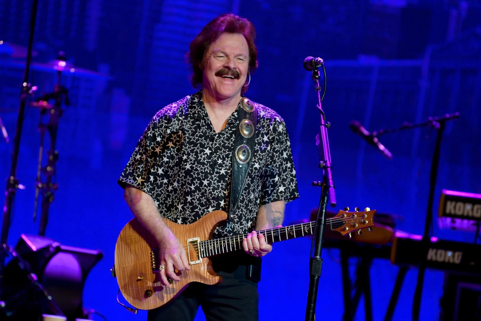 Tom Johnston Leaves Doobie Brothers Tour Due to Back Injury
