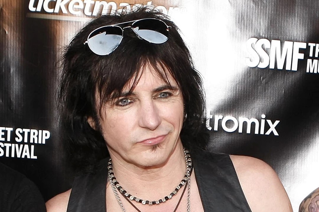 SingerGuitarist Phil Lewis to Exit L.A. Guns