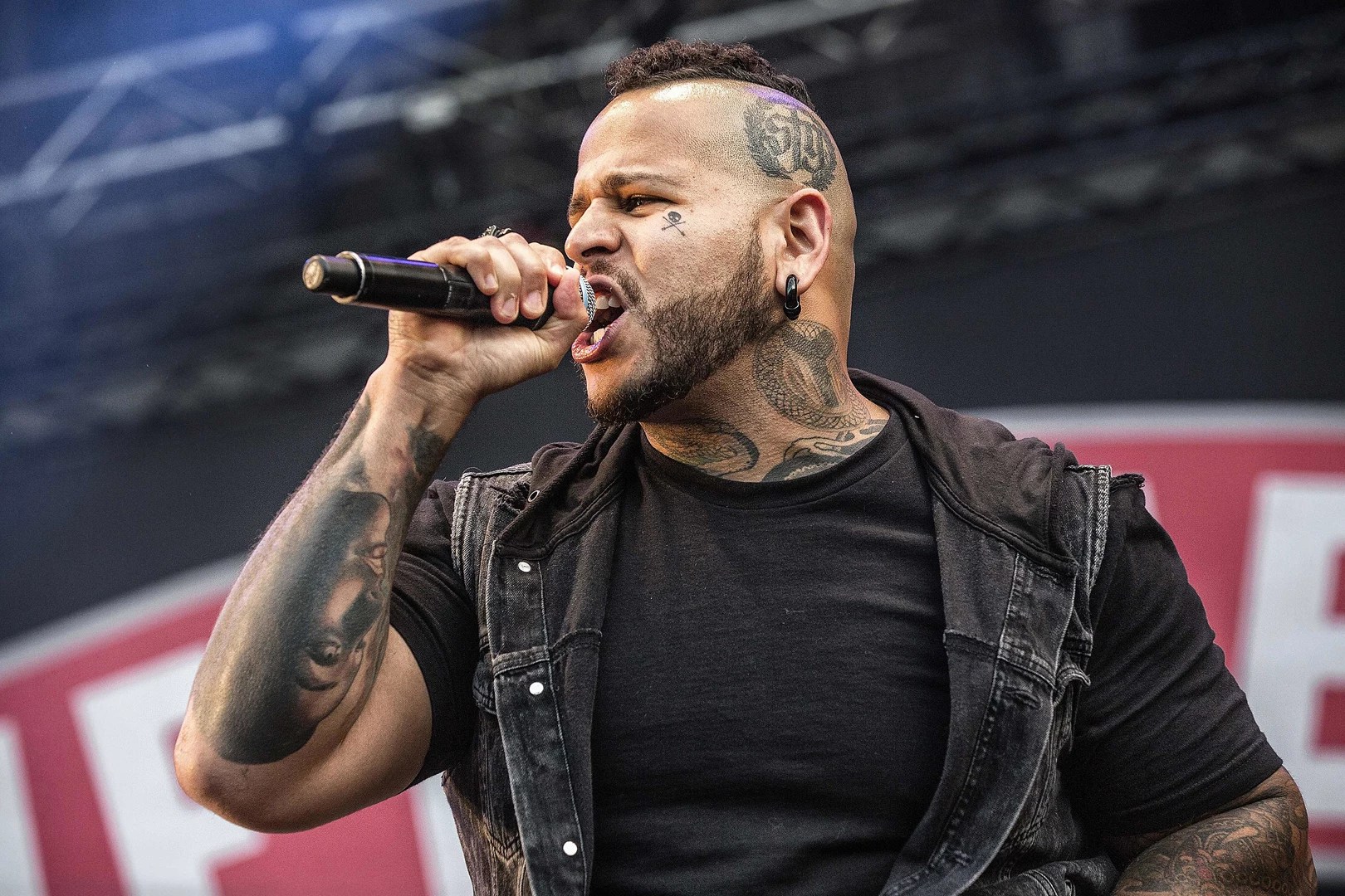 Tommy Vext Suing ExManager, Alleges Racism + Conspiracy