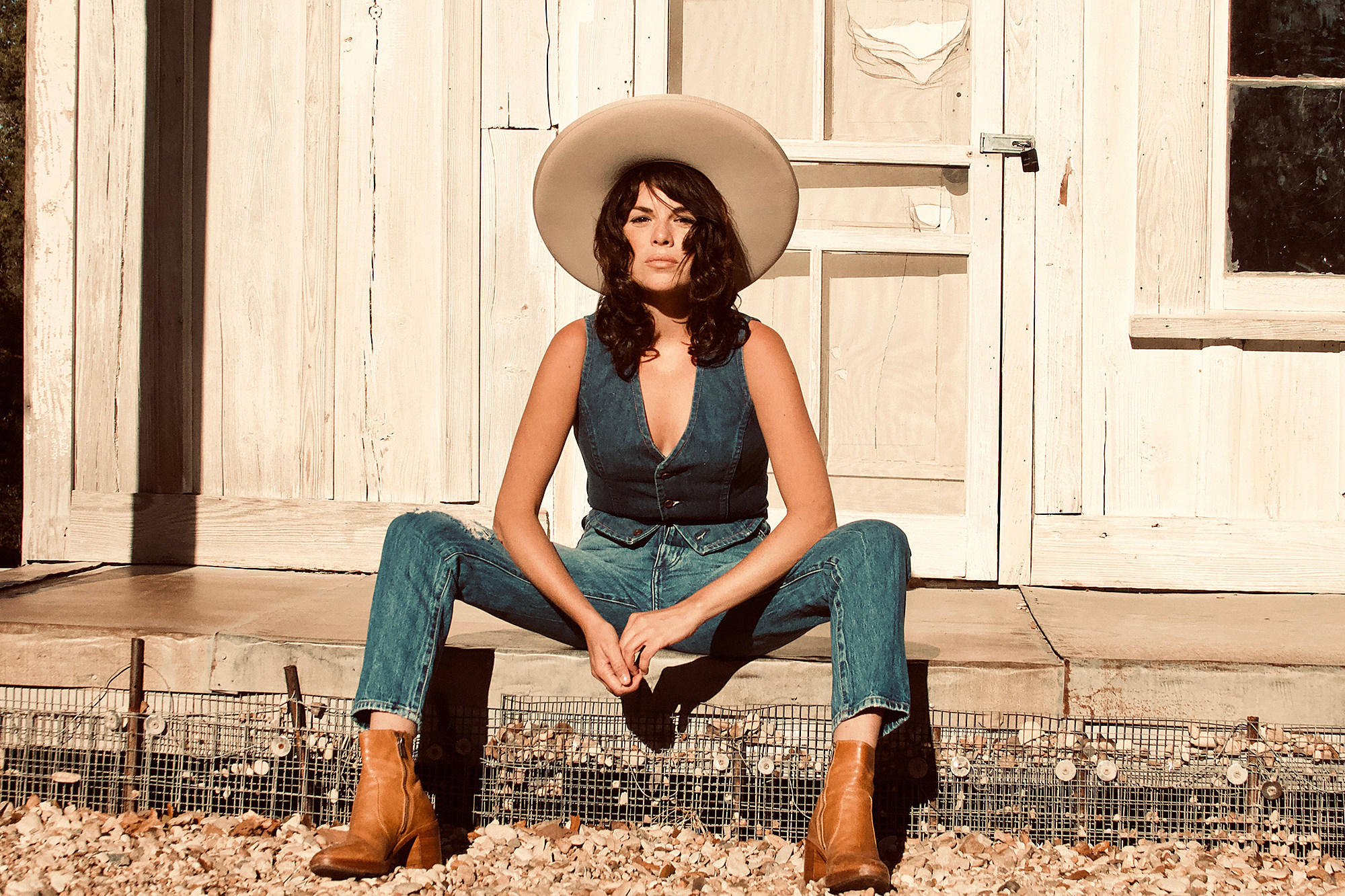 InterviewWhitney Rose Does It Her Way on 'We Still Go to Rodeos'