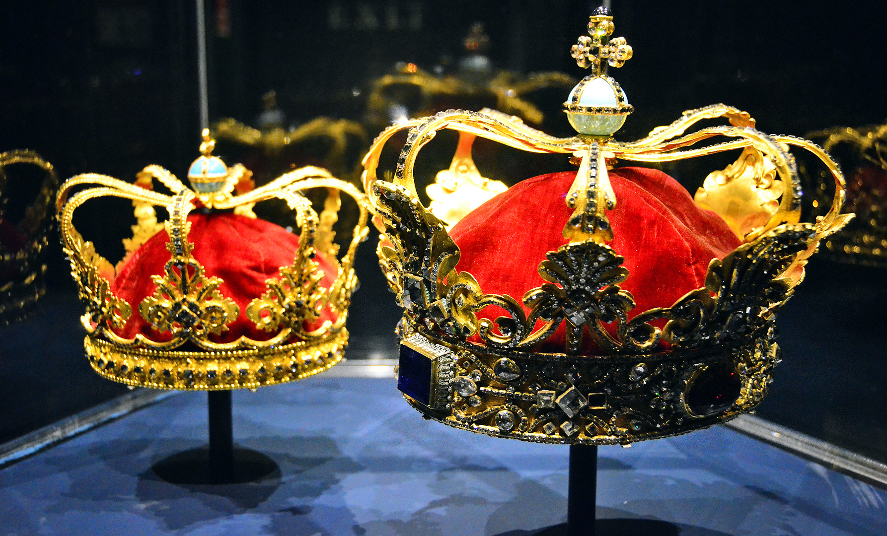 Danish crowns «