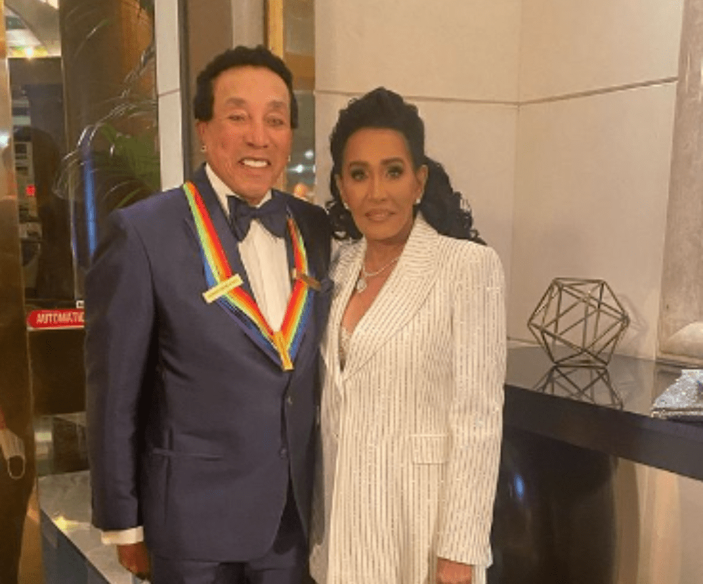 How Old Is Frances Glandney? Smokey Robinson Wife, Kids