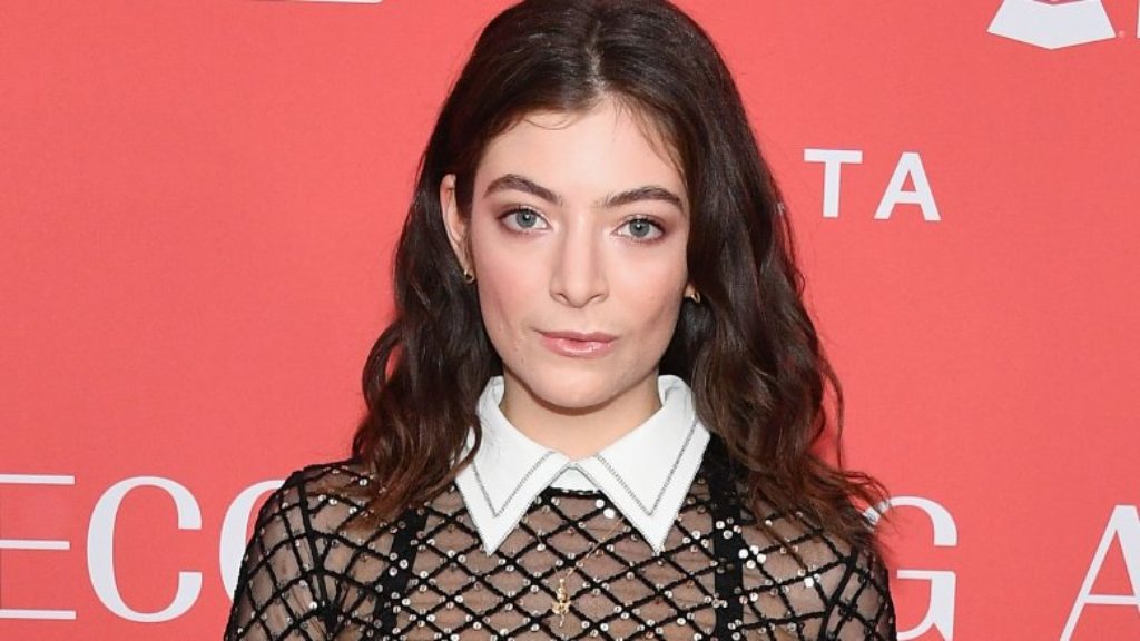 Lorde Sexuality No, She Isn't Trans, Lesbian Rumors