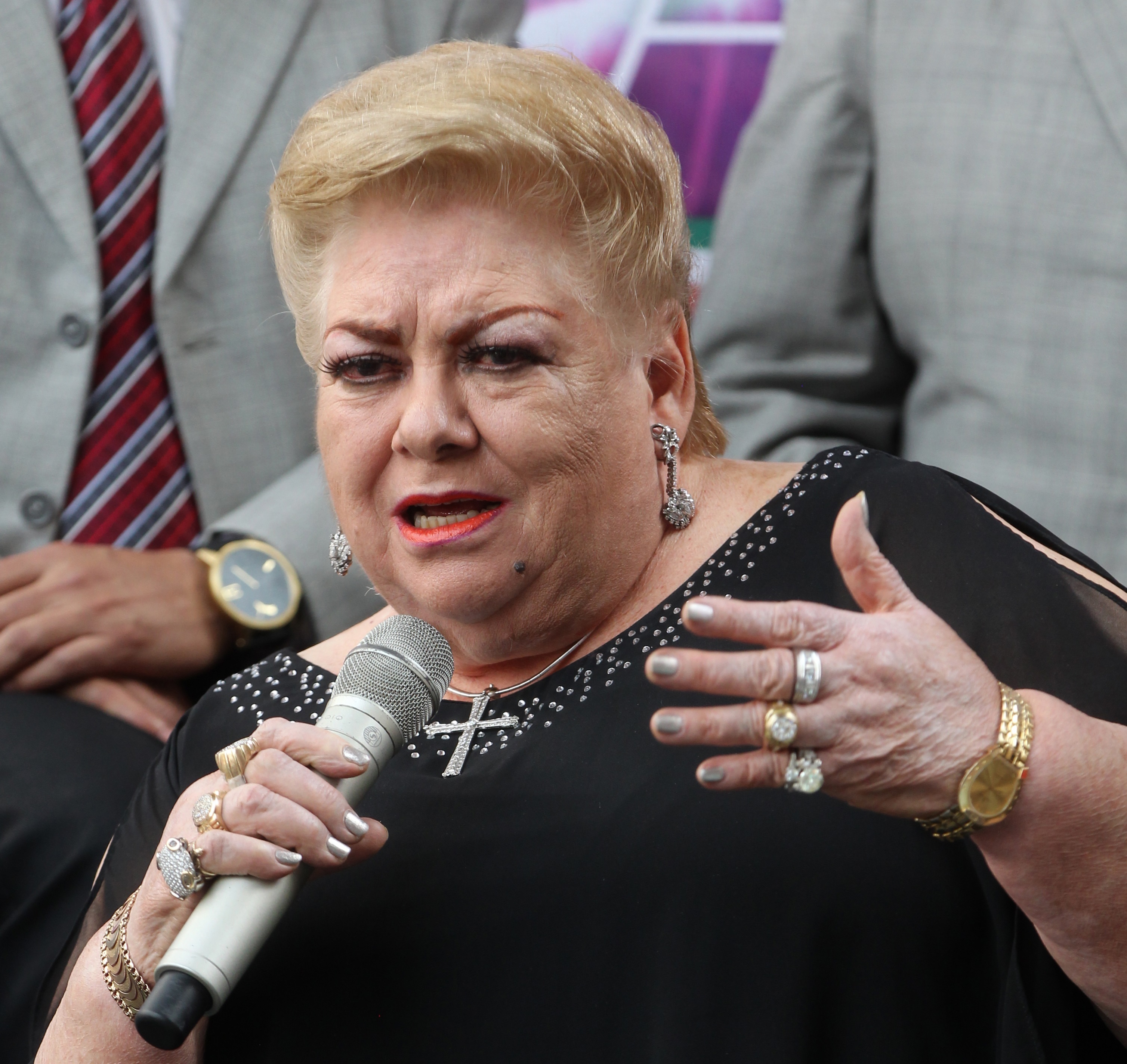 La cantante mexicana Paquita la del Barrio buscará diputación en Veracruz