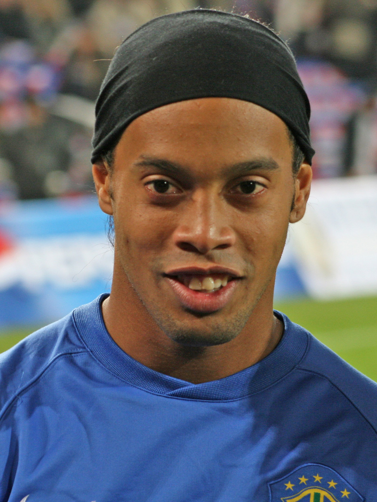 FileRonaldinho061115.jpg Wikipedia