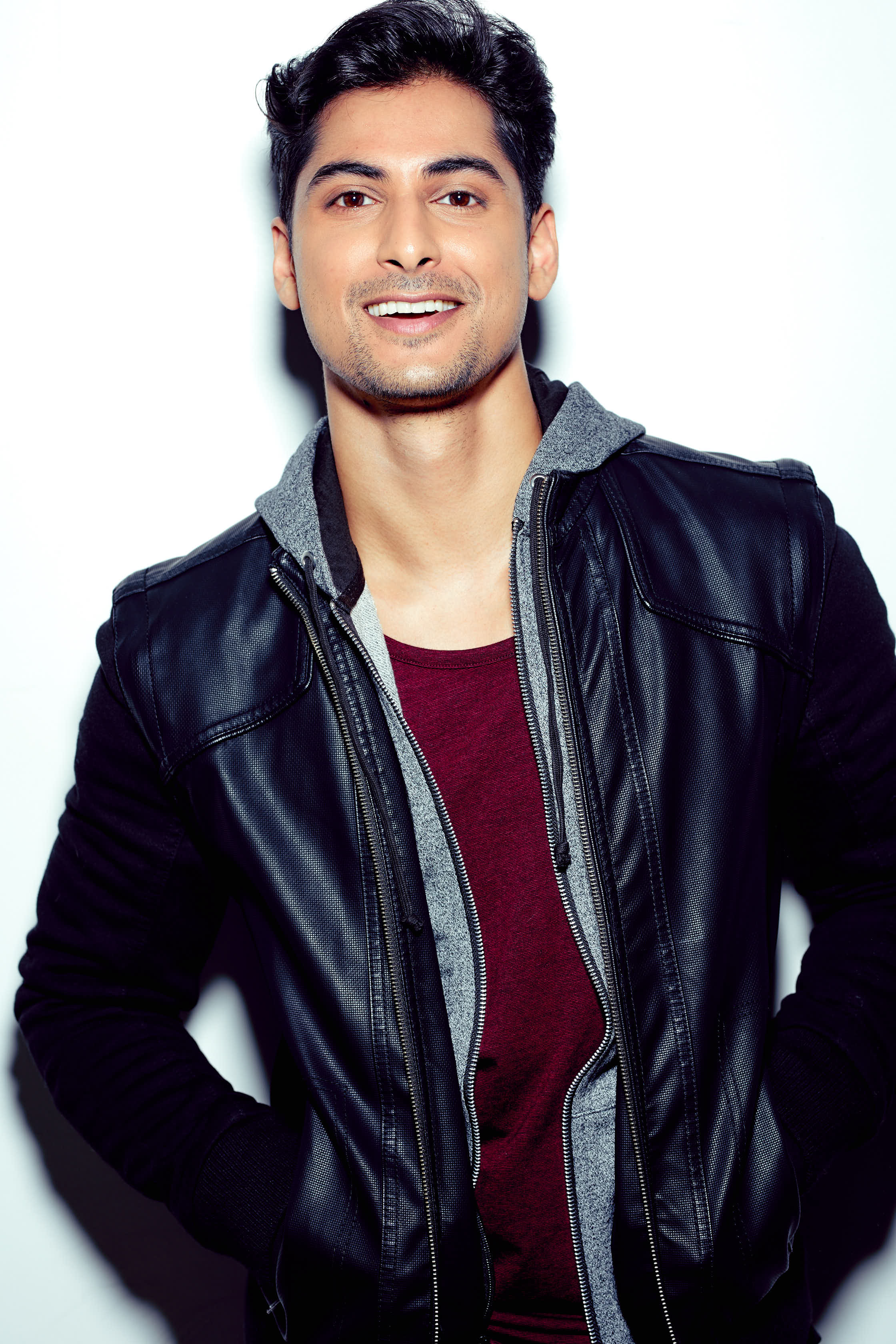 Meet Grey's Anatomy's newest hunky intern, Rushi Kota!