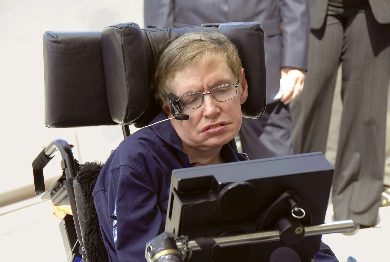 'Hawking Hawking' chân dung ít biết về một huyền thoại VnExpress