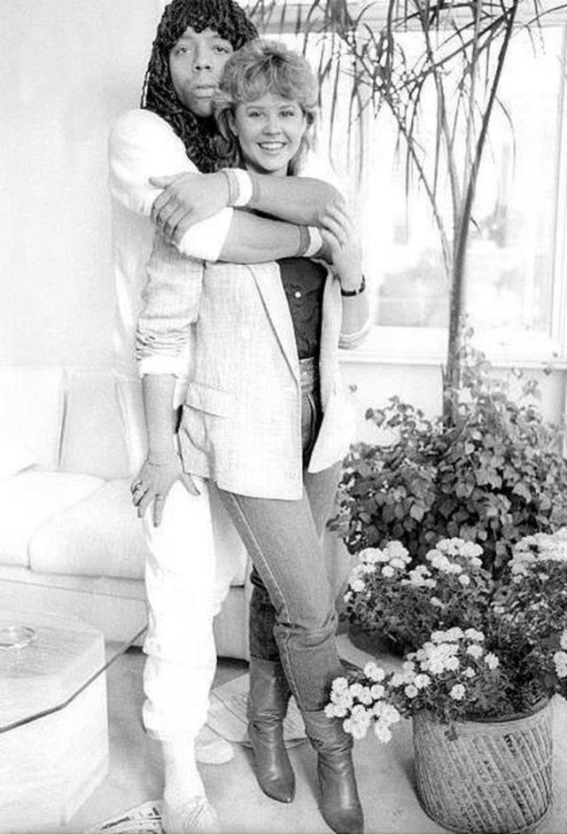 20 Beautiful Photos of Rick James and Linda Blair in Their Early Dating Days in 1982 Vintage