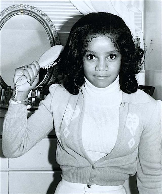 Lovely Pics of a Teenager La Toya Jackson at Home in 1972 Vintage