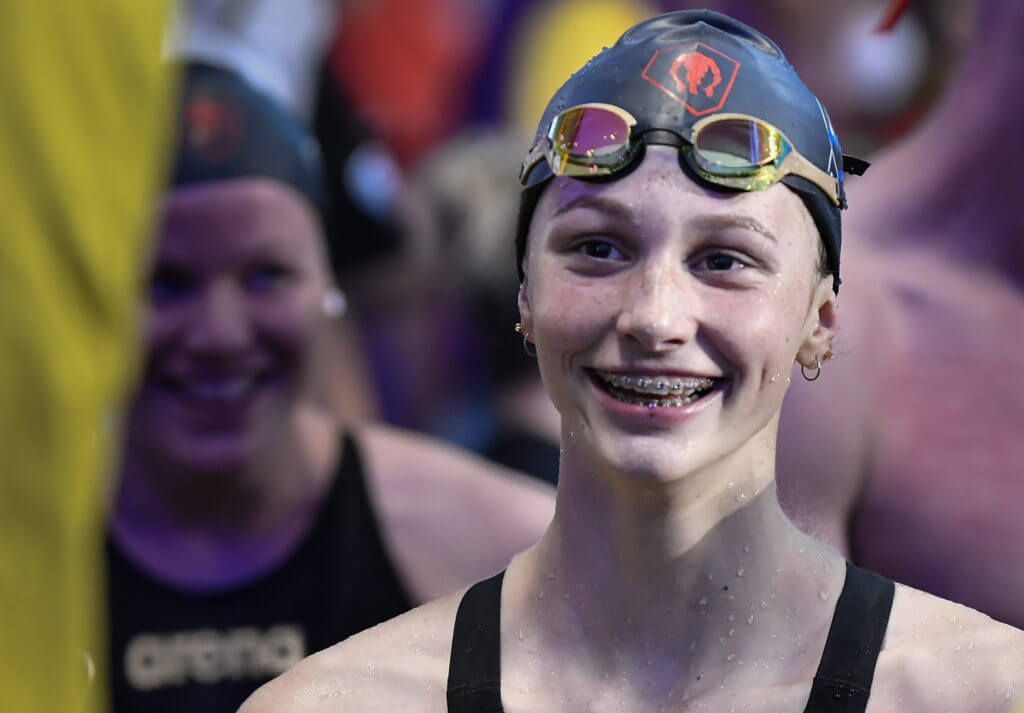 Summer McIntosh Crushes 429.12 400 IM, ThirdFastest Ever