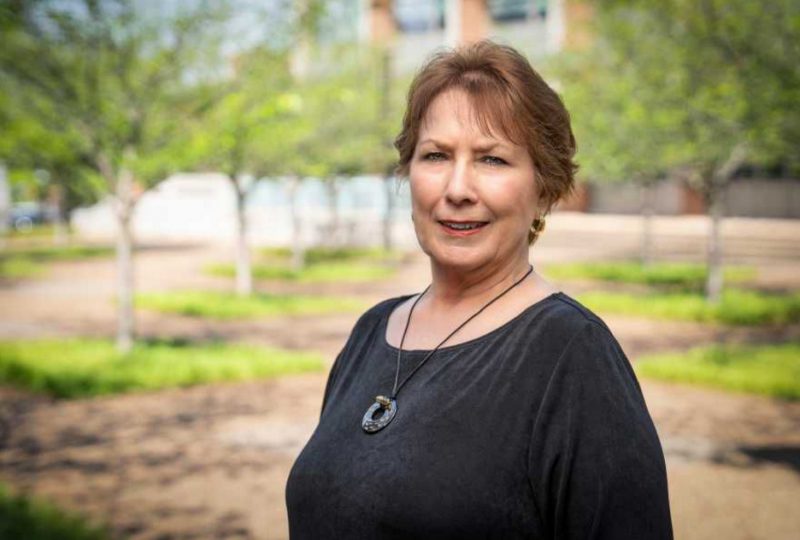Donna Oates of Dermatology wins 2019 Administrative Professional Award VUMC Voice