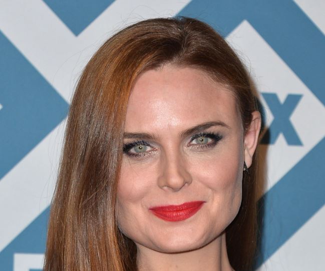 Emily Deschanel Net Worth Celebrity Net Worth