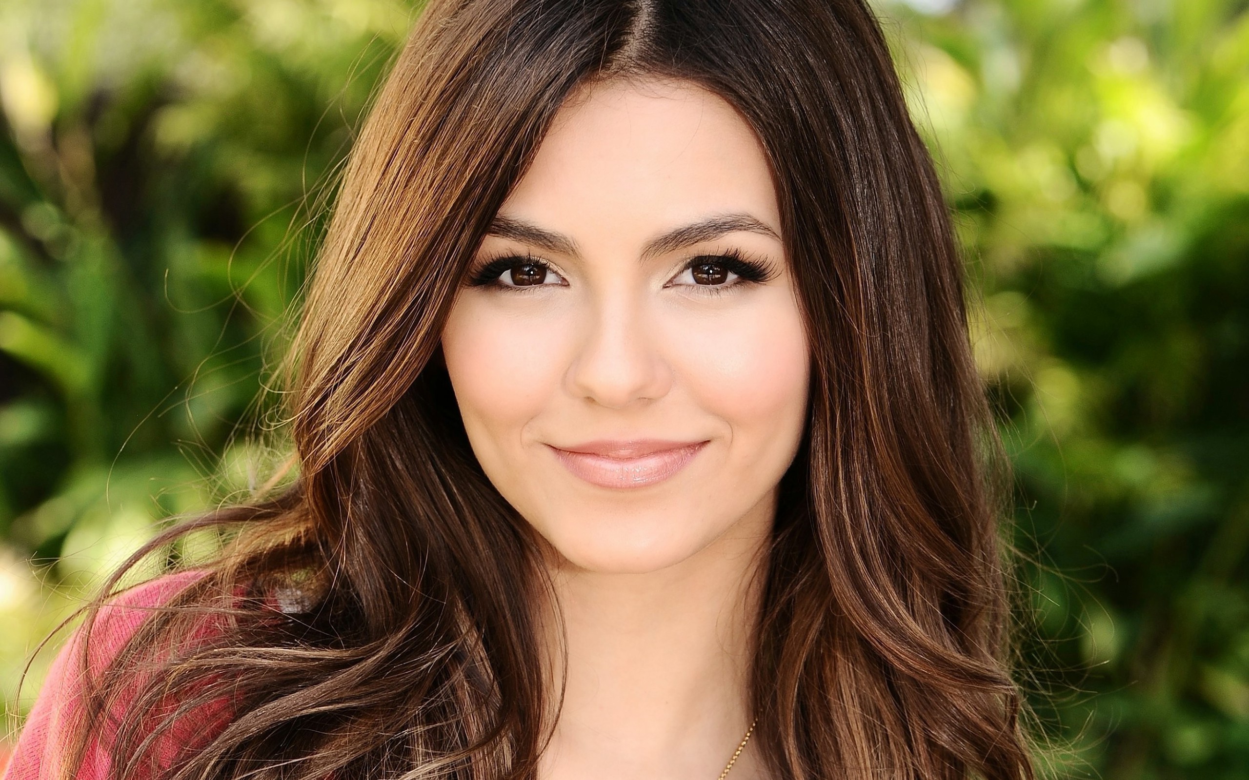 Actress, Women, Portrait, Looking At Viewer, Smiling
