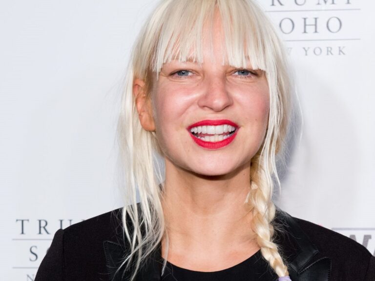 Is Sia Pregnant In 2024? Baby Bump Or Weight Gain