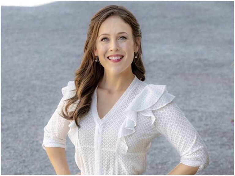 Erin Krakow Biography, Age, Height, Boyfriend, Net Worth Wealthy Spy