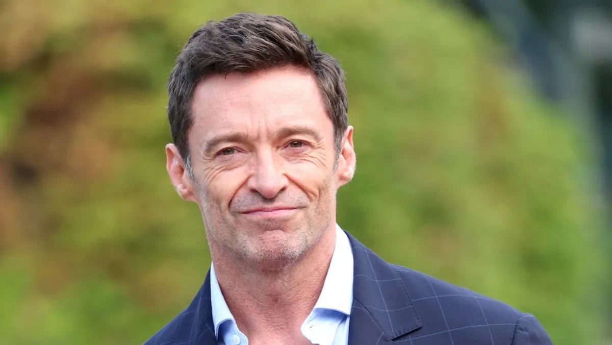 Hugh Jackman Says 2023 Will Be ‘Insufferable’ if Ryan Reynolds Receives