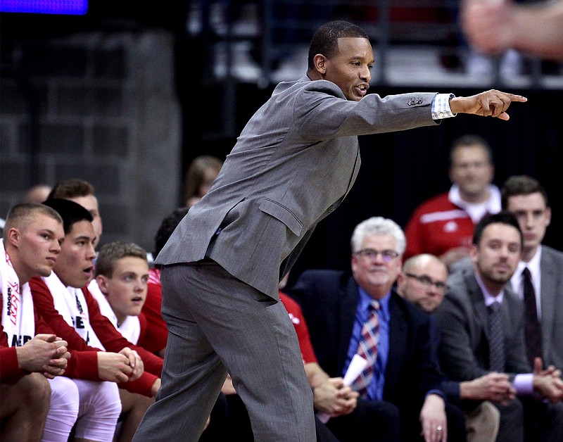 Mocs pick Lamont Paris Former Wisconsin assistant now in charge