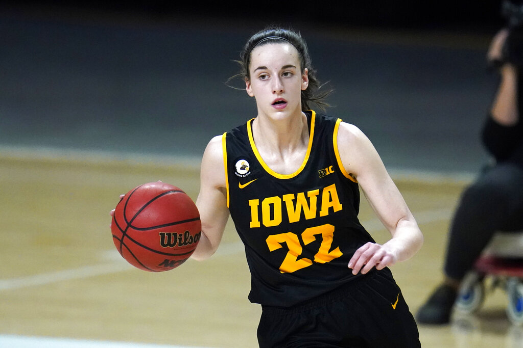 Iowa’s Caitlin Clark sets Big Ten singlegame assist record