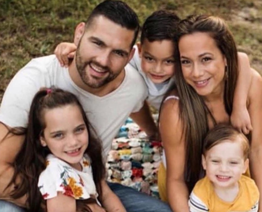 Chris Weidman is Married to Wife Marivi Weidman. Kids.