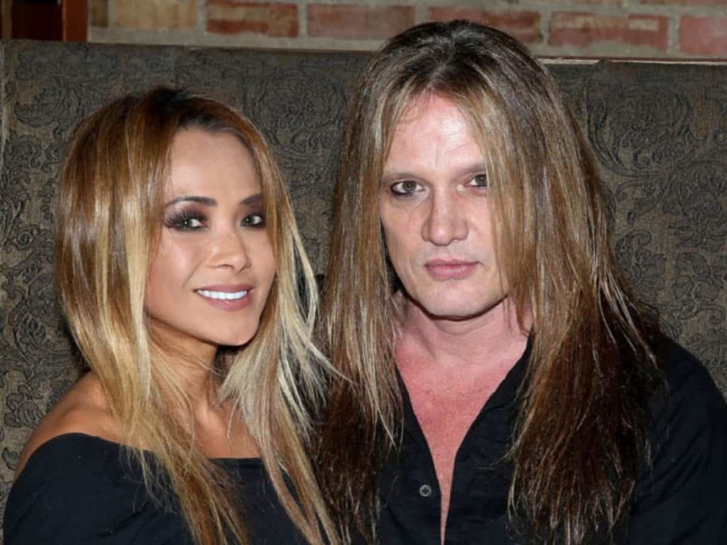 Sebastian Bach is Married to Wife Suzanne Le. Kids.