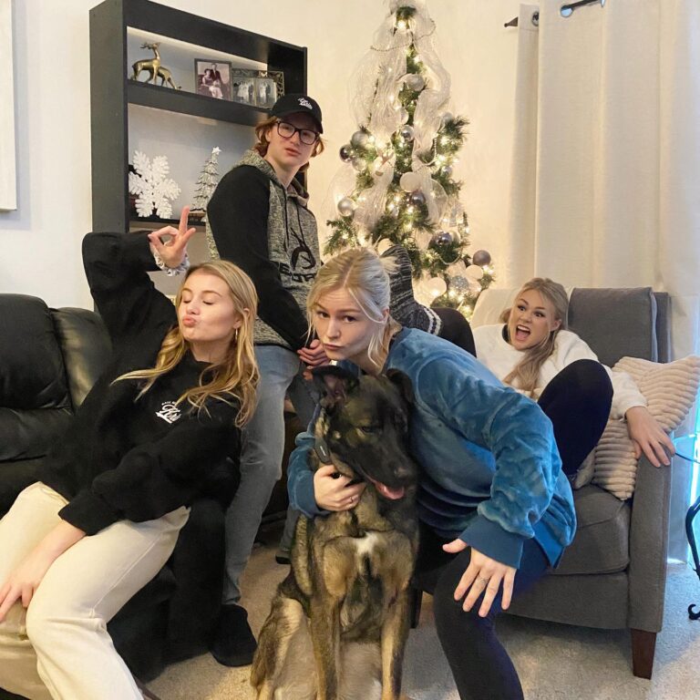 Kallmekris Kris Collins Wiki, Age, Height, Parents, Boyfriend, Net