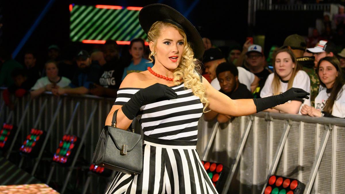 Lacey Evans Talks Pregnant While Being in a WWE Storyline