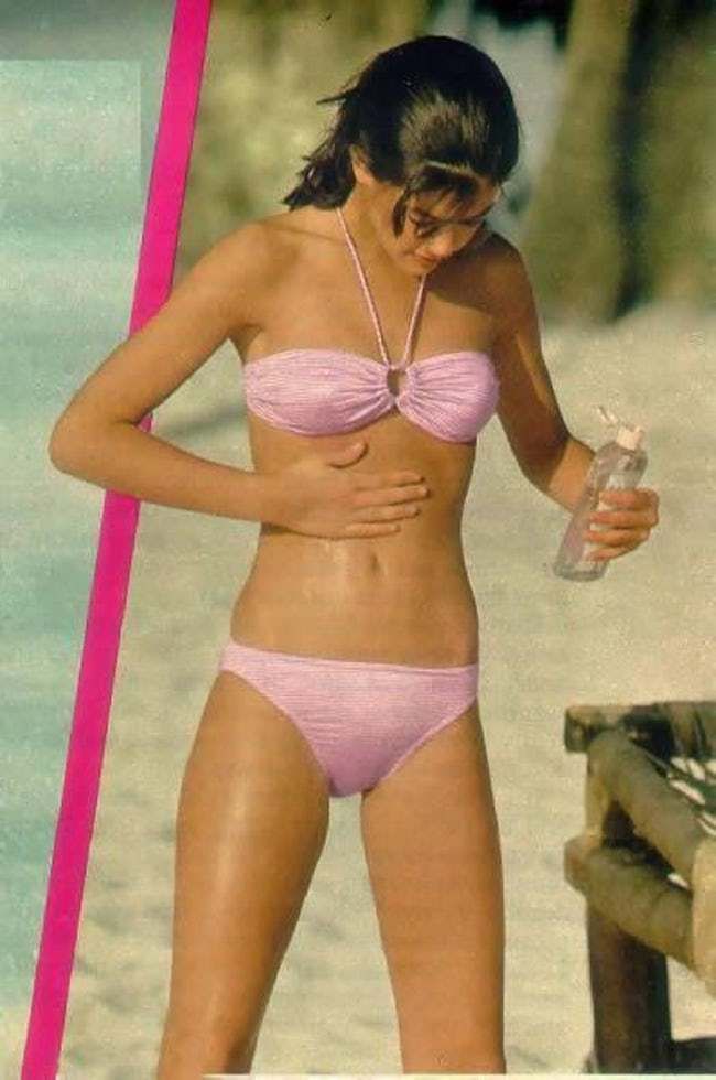 50 Hot Phoebe Cates Photos 12thBlog