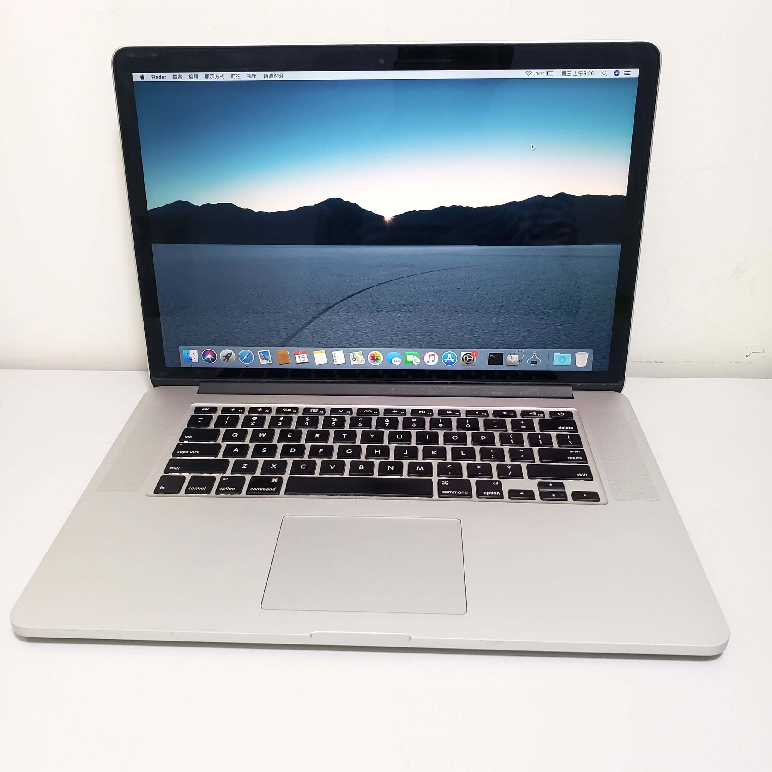 Macbook Pro 15" Retina Mid 2015 i7 16G 256G SSD 90 new
