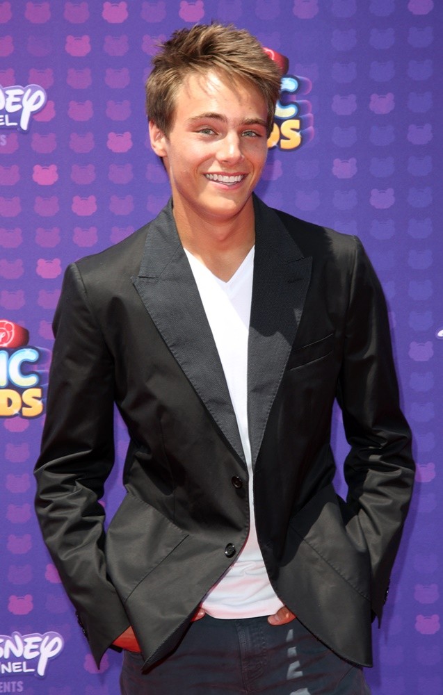 Kevin Quinn Picture 1 2016 Radio Disney Music Awards Arrivals