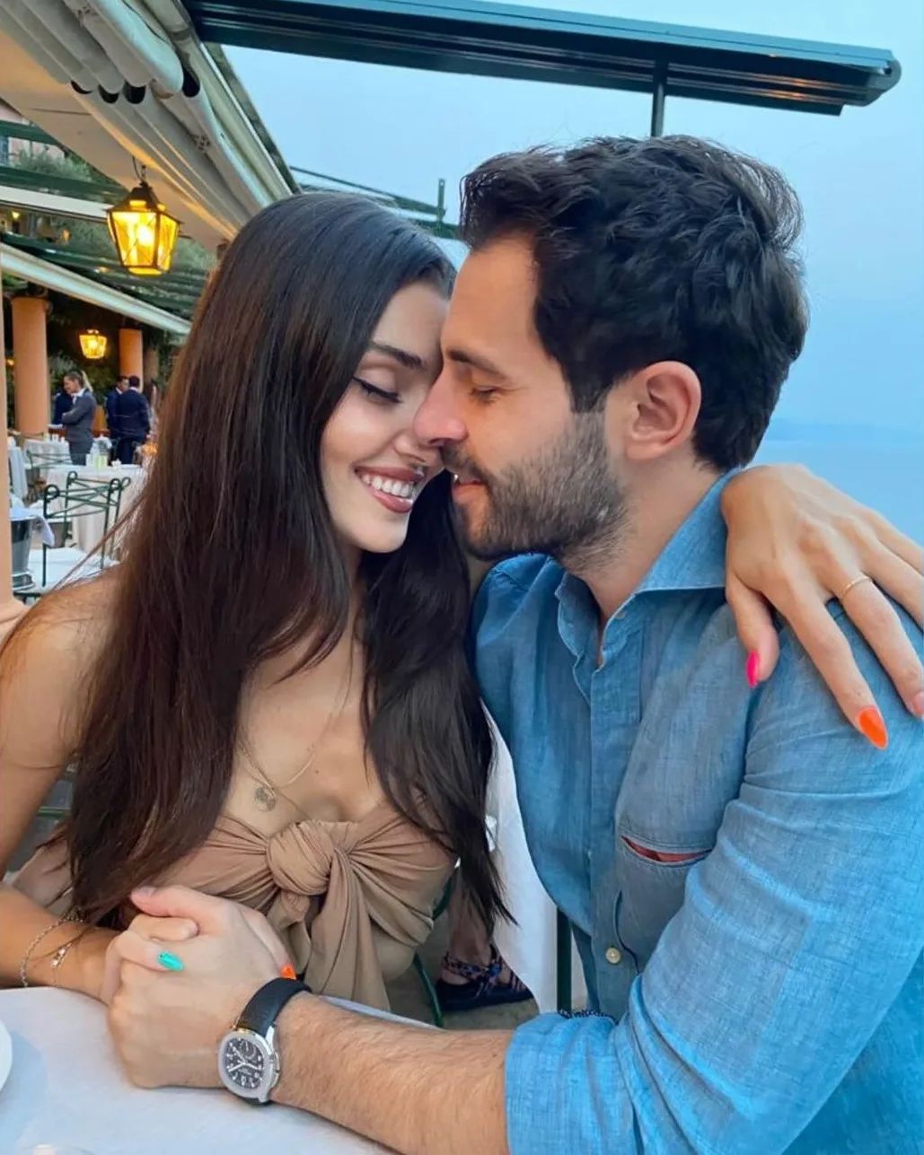 Hande Erçel to get married to Hakan Sabanci, here's wedding date Al Bawaba