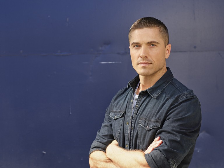 THE ROOKIE Actor Eric Winter on Season 2 Exclusive Interview