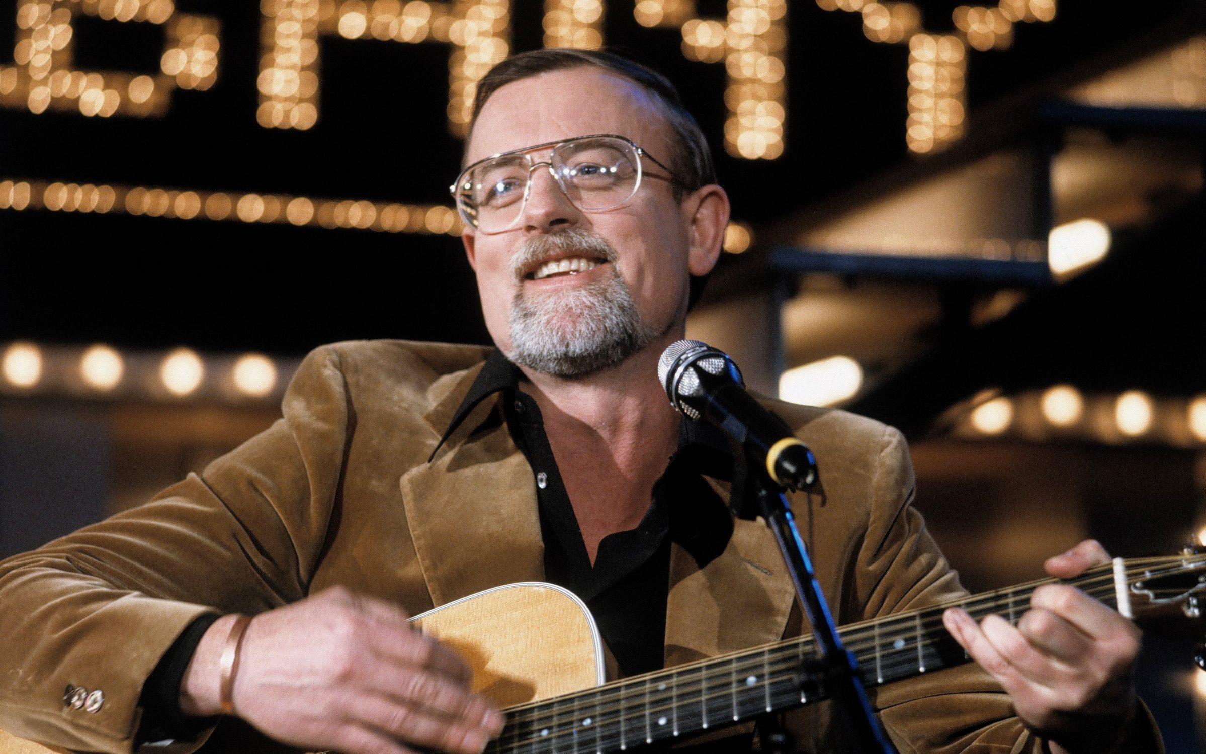 What was Roger Whittaker’s Net Worth at the Time of His Death?